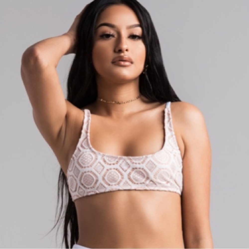 RIS-K SWIMWEAR Nude & White Lace Bikini Top size Medium Bralette